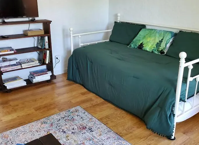 Sweet 2 Bedroom Close To U Of Oregon & Track!