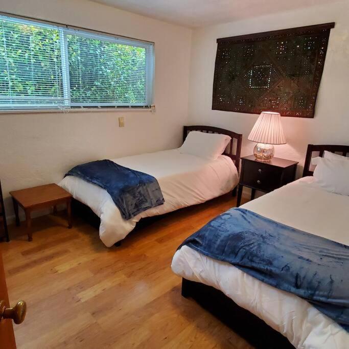 Sweet 2 Bedroom Close To U Of Oregon & Track! Holiday home Eugene