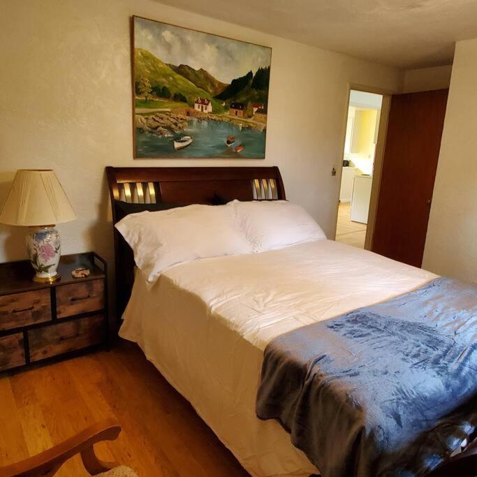 Holiday home Sweet 2 Bedroom Close To U Of Oregon & Track! *