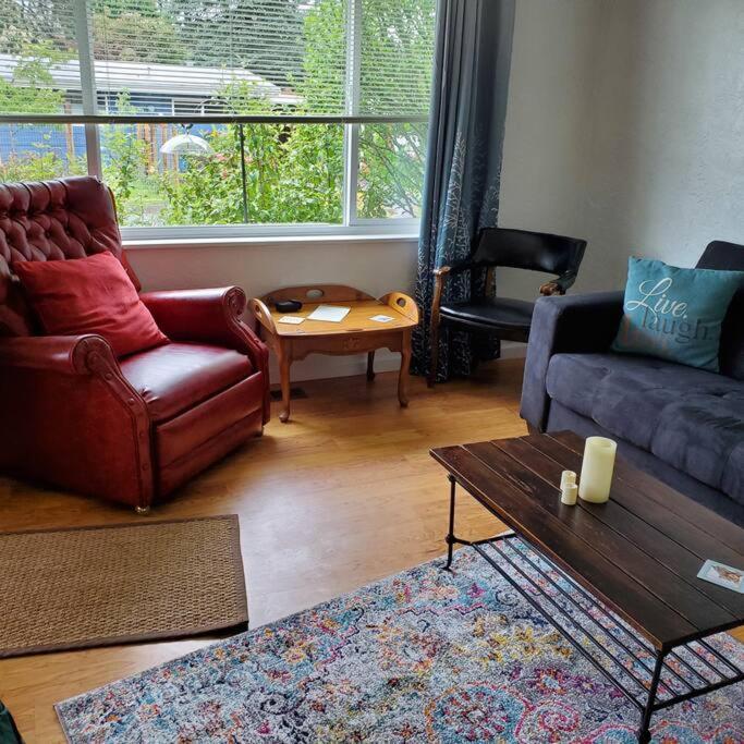 Sweet 2 Bedroom Close To U Of Oregon & Track! * Eugene